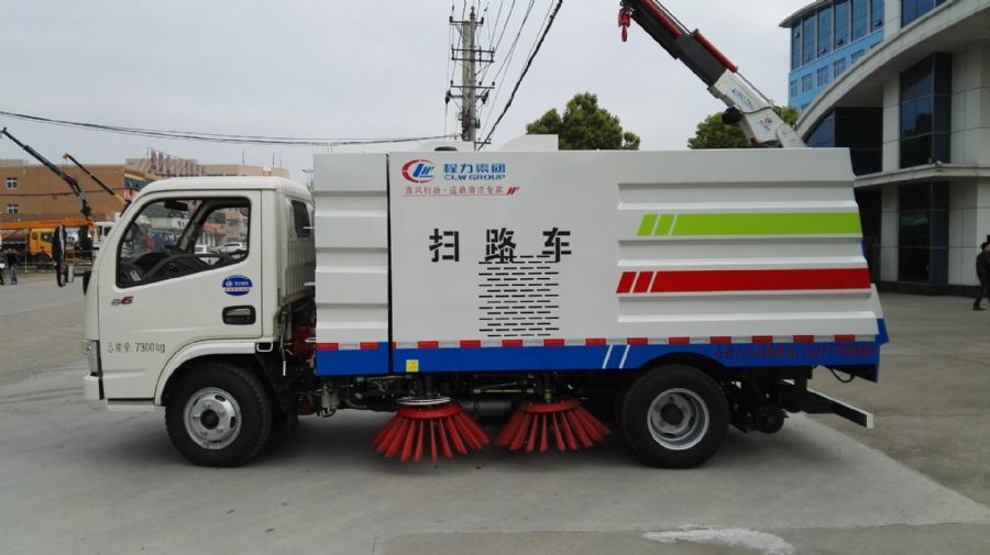 東風(fēng)小多利卡掃路車圖片價格